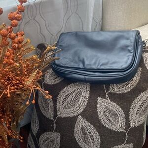 Stone Mountain Leather Navy Blue Bag ( P - 10 )